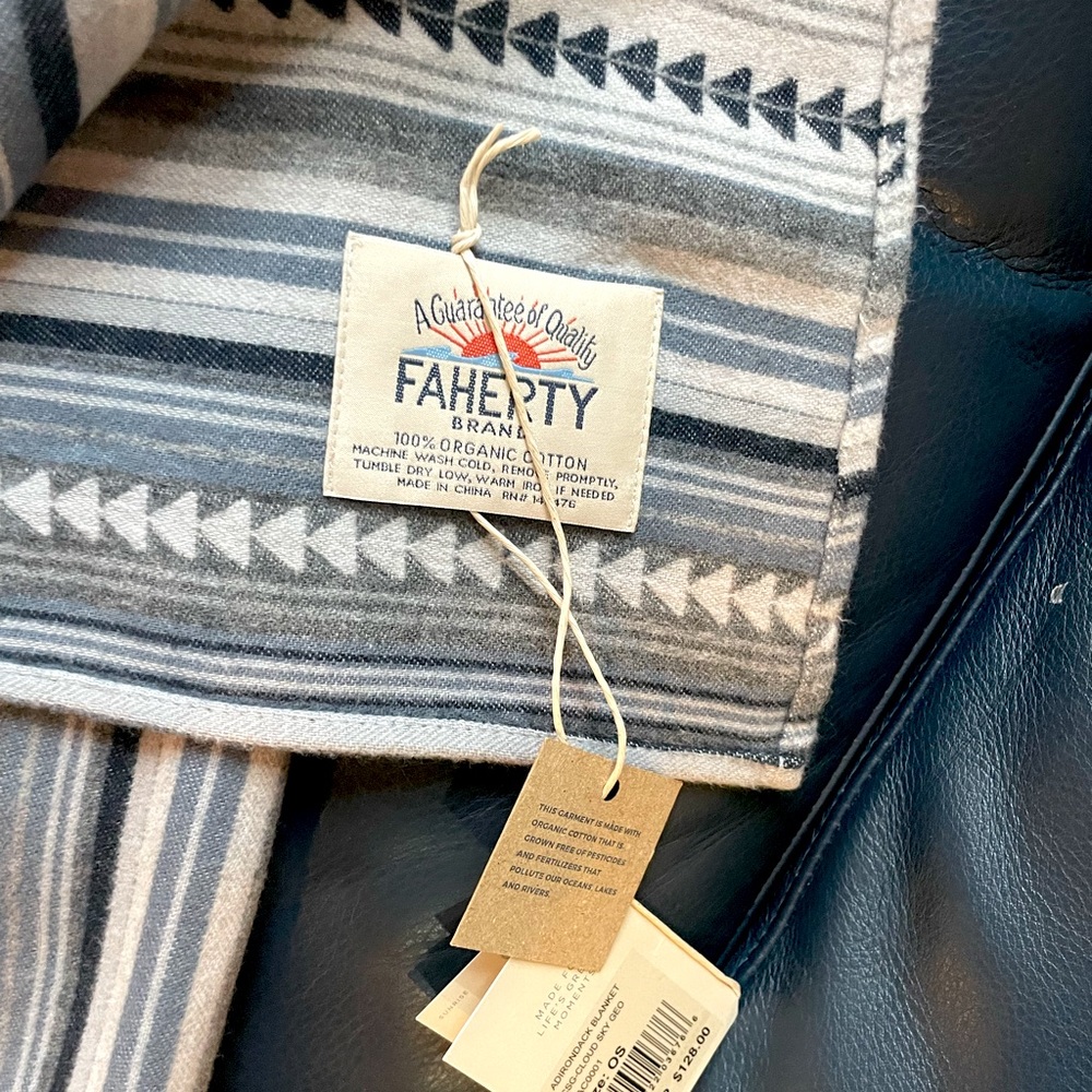 NWT Faherty Adirondack Throw Cloud Sky Geo